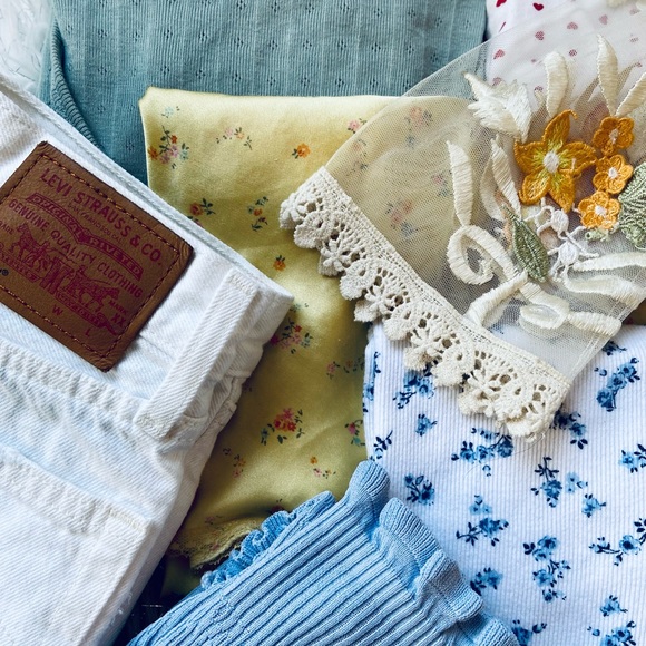 ♡ Bookmark My Closet ♡ - Picture 2 of 3